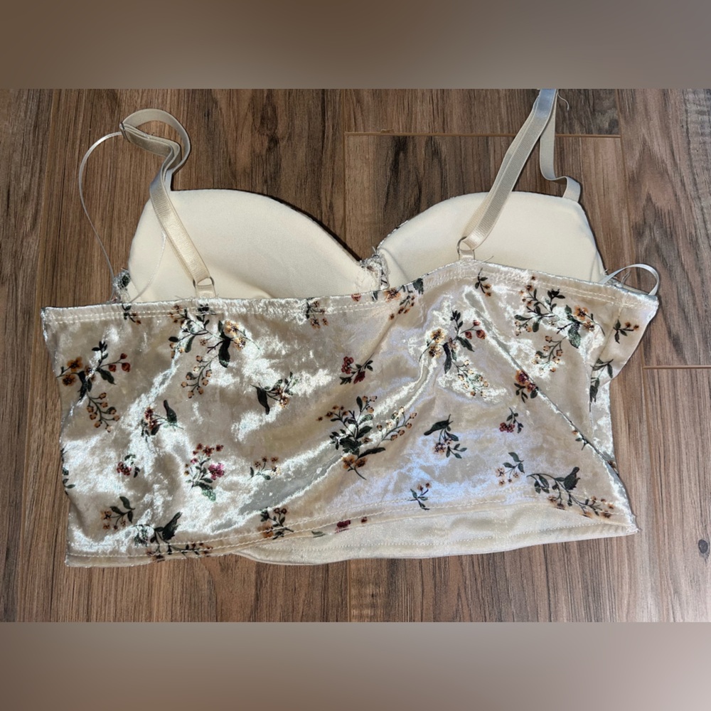 Floral Velvet Crop Top - Picture 2 of 5